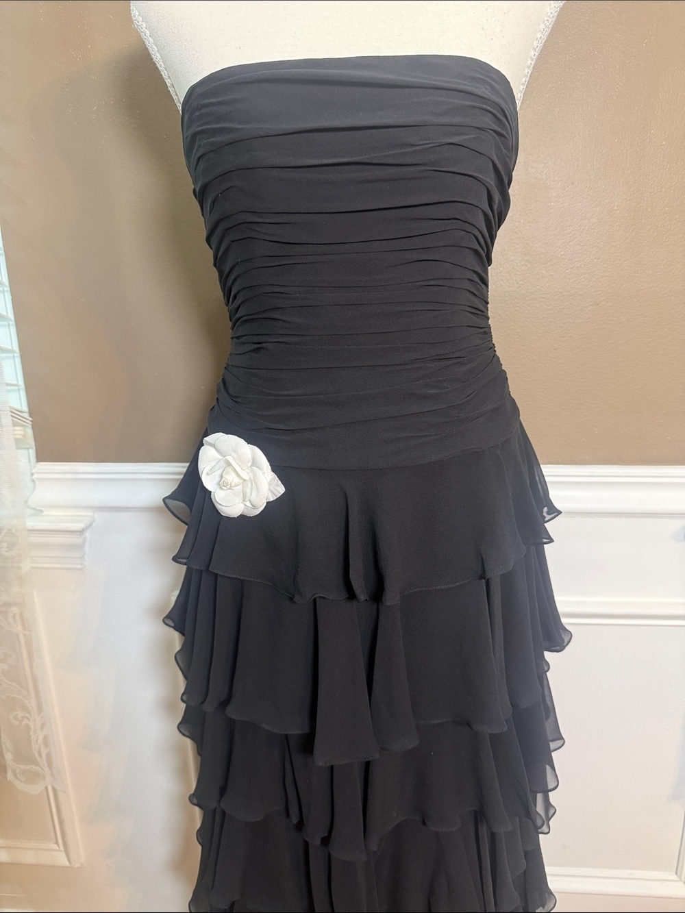 Y2K Kay Unger 100% Silk Strapless Ruffle Tiered Gown Black Rosette Size 4 - Picture 4 of 11